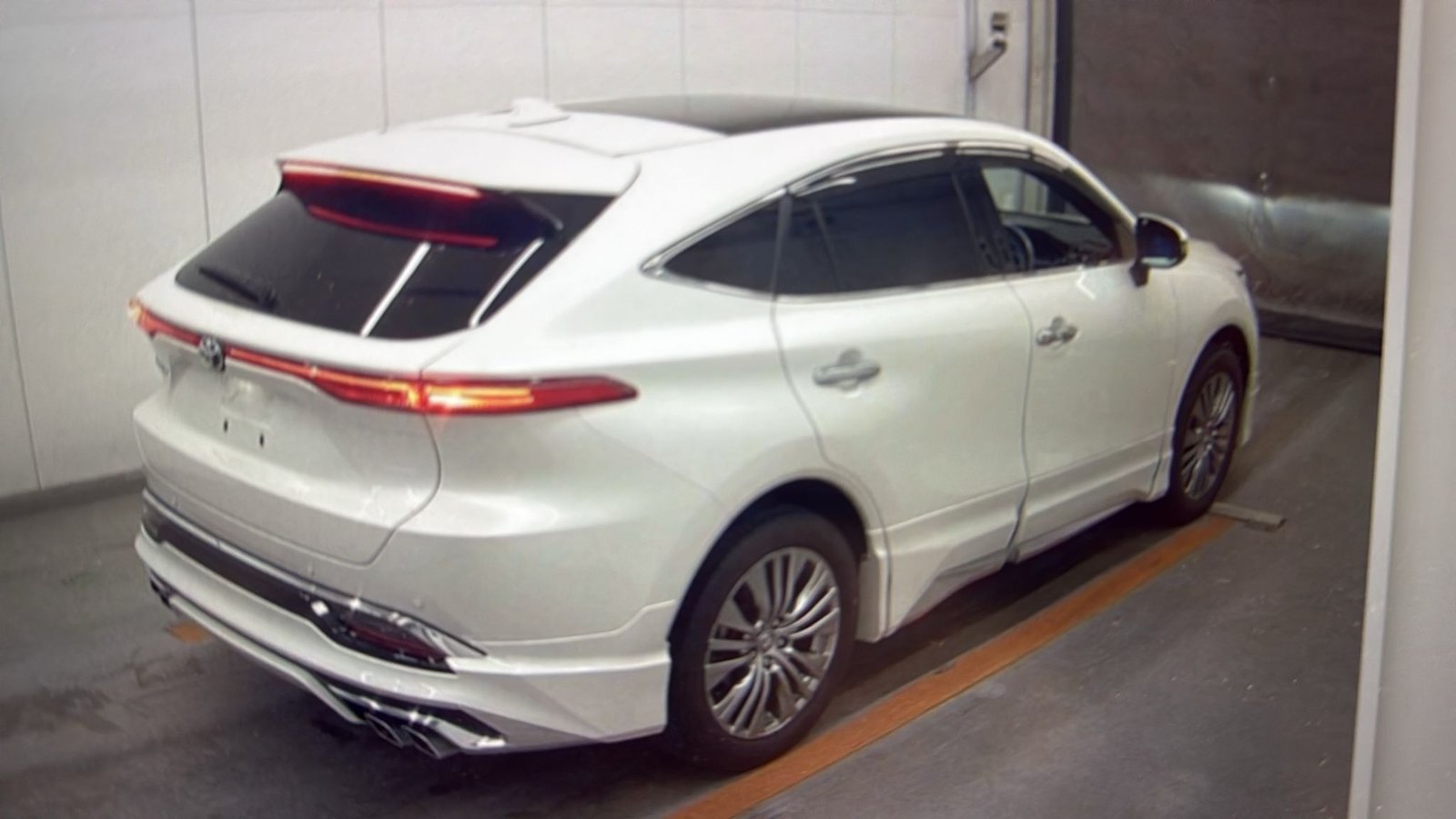 2021 Toyota Harrier for Sale in Guyana – pearl white – Ref 13242