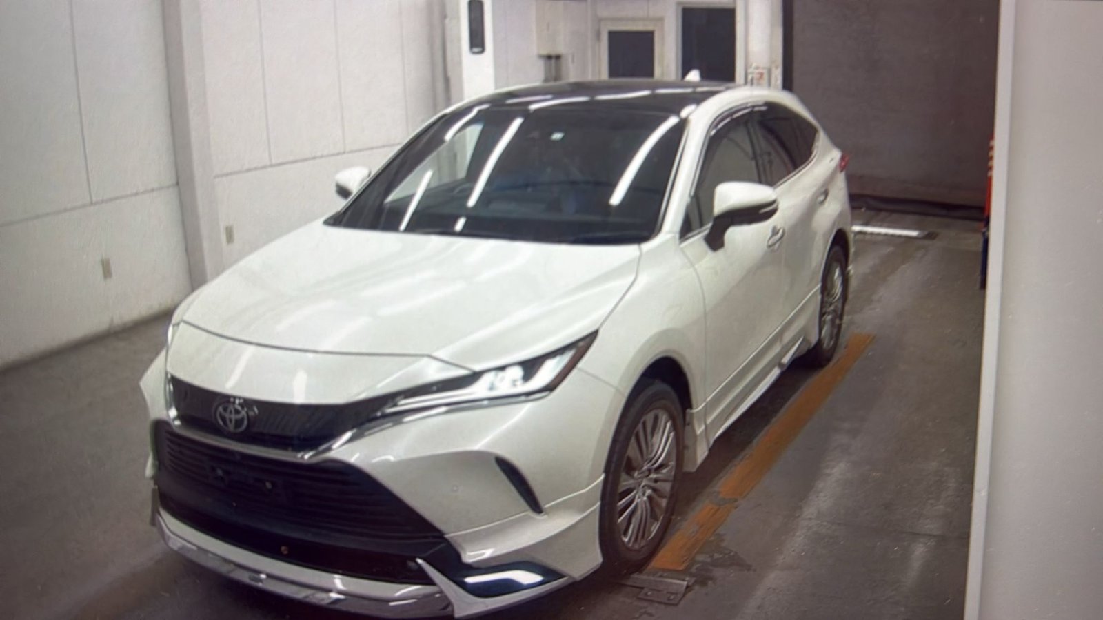 2021 Toyota Harrier for Sale in Guyana – pearl white – Ref 13242