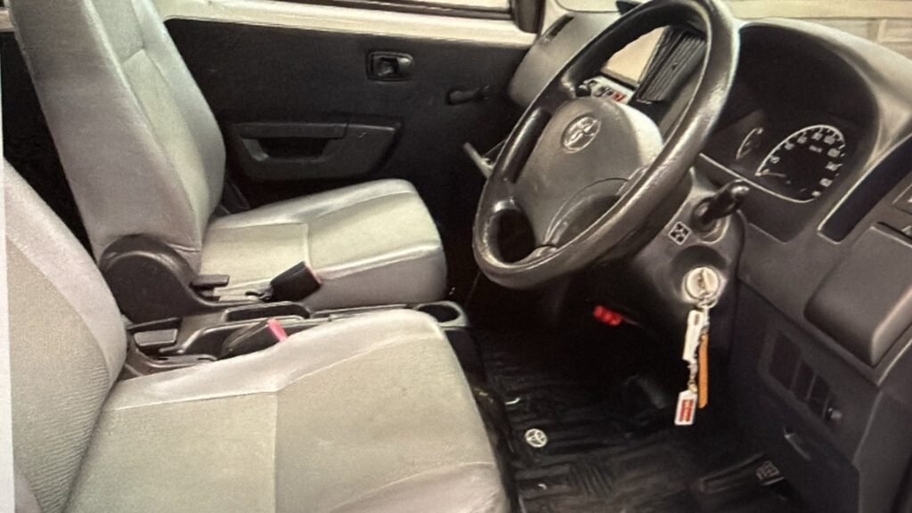 2014 Toyota LiteAce for Sale in Guyana – Silver – Ref 13970