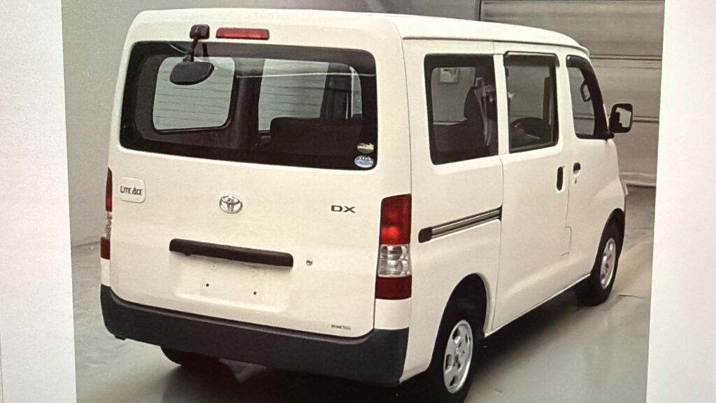 2014 Toyota LiteAce for Sale in Guyana – Silver – Ref 13970