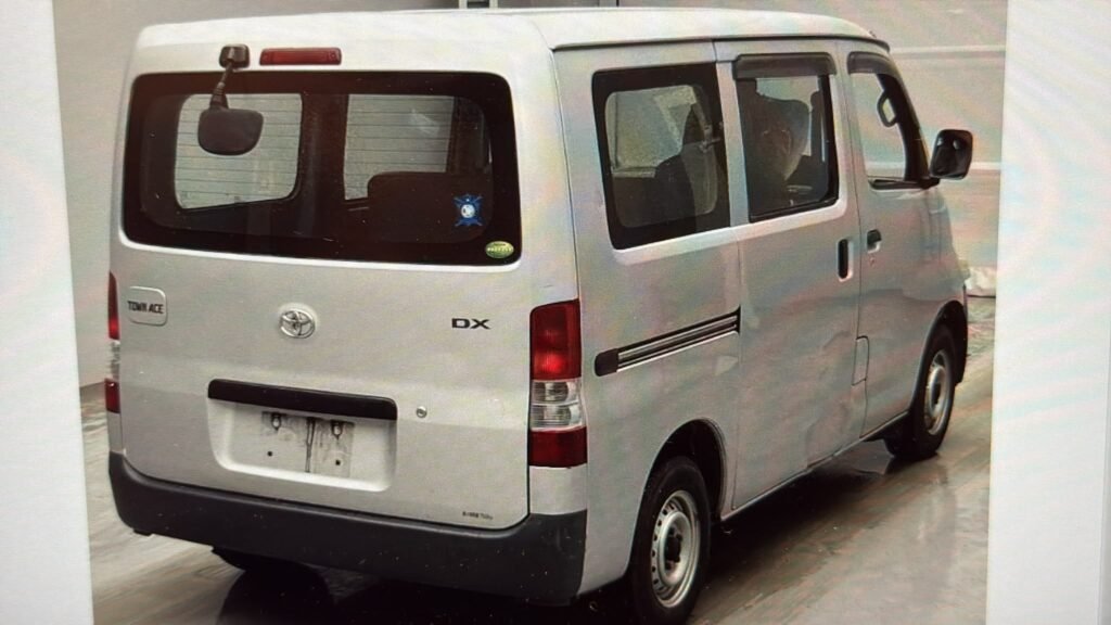 2013 Toyota TownAce for Sale in Guyana – Silver – Ref 13984