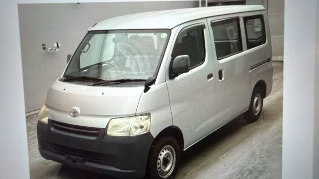 2013 Toyota TownAce for Sale in Guyana – Silver – Ref 13984