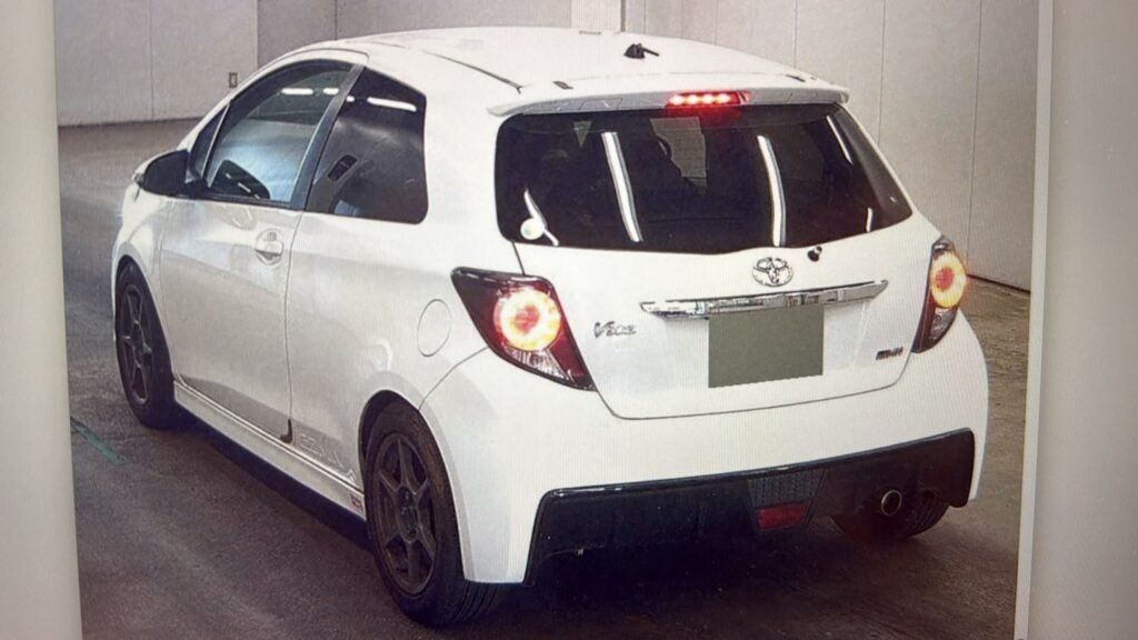 2014 Toyota Vitz for Sale in Guyana – pearl white – Ref 14116