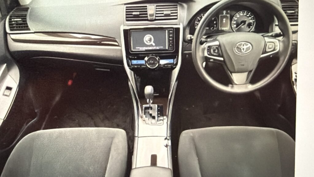 2018 Toyota premio for Sale in Guyana – Silver – Ref 14276
